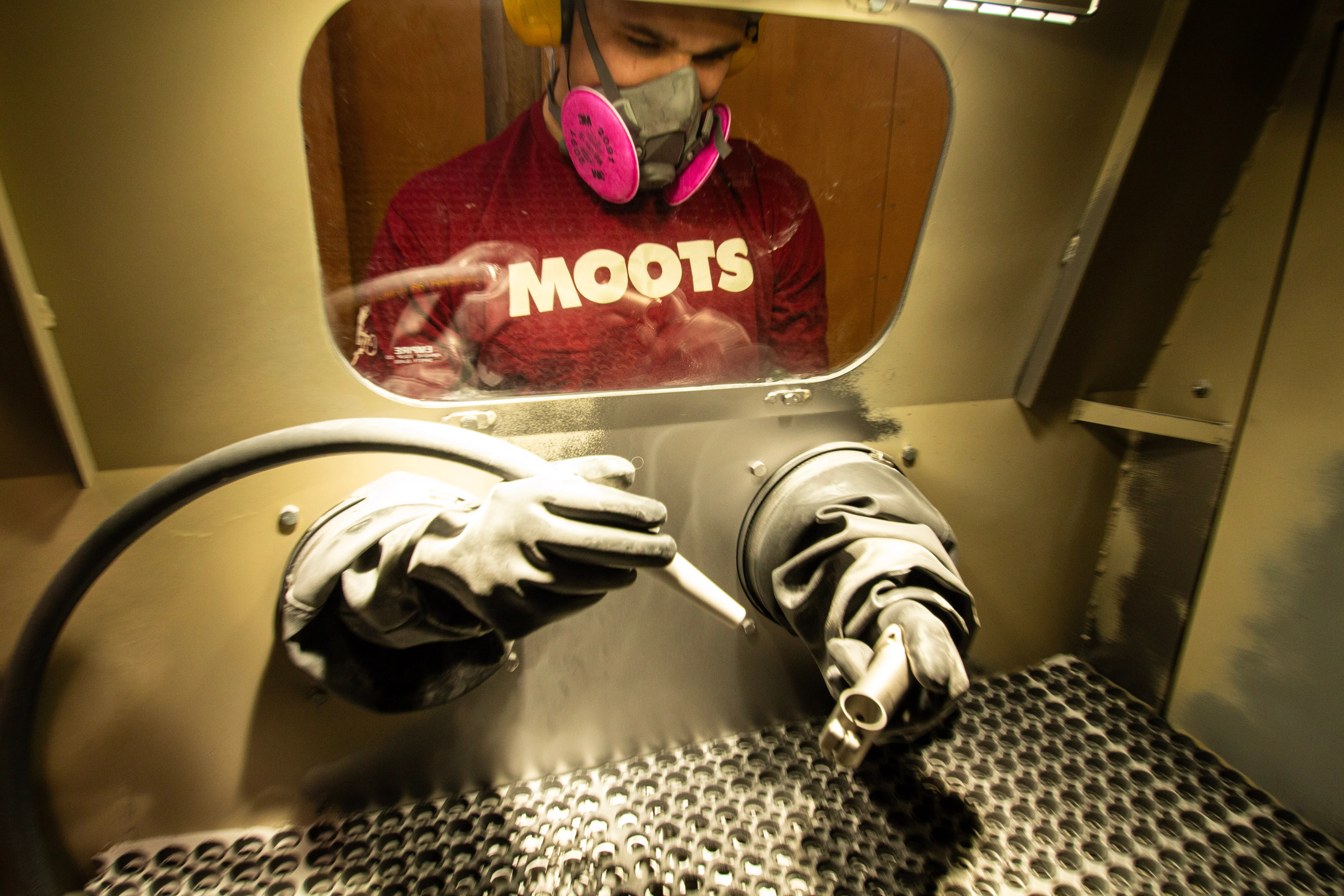 T-Shirt- Moots Logo Tee - Image 2